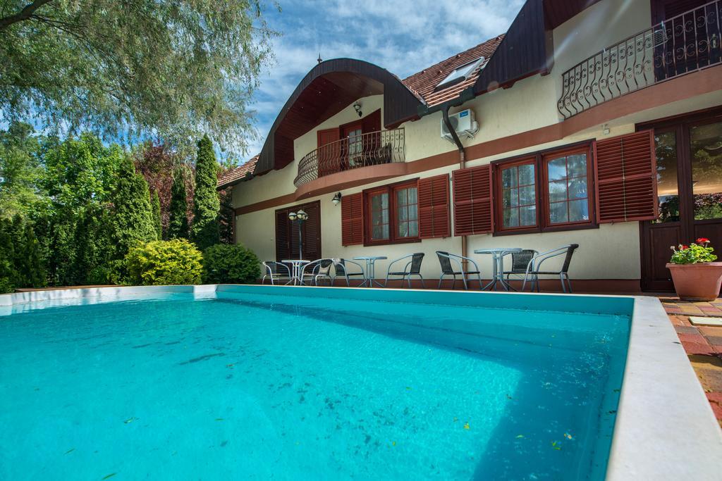 Marina Panzio Hotel Siofok Exterior photo
